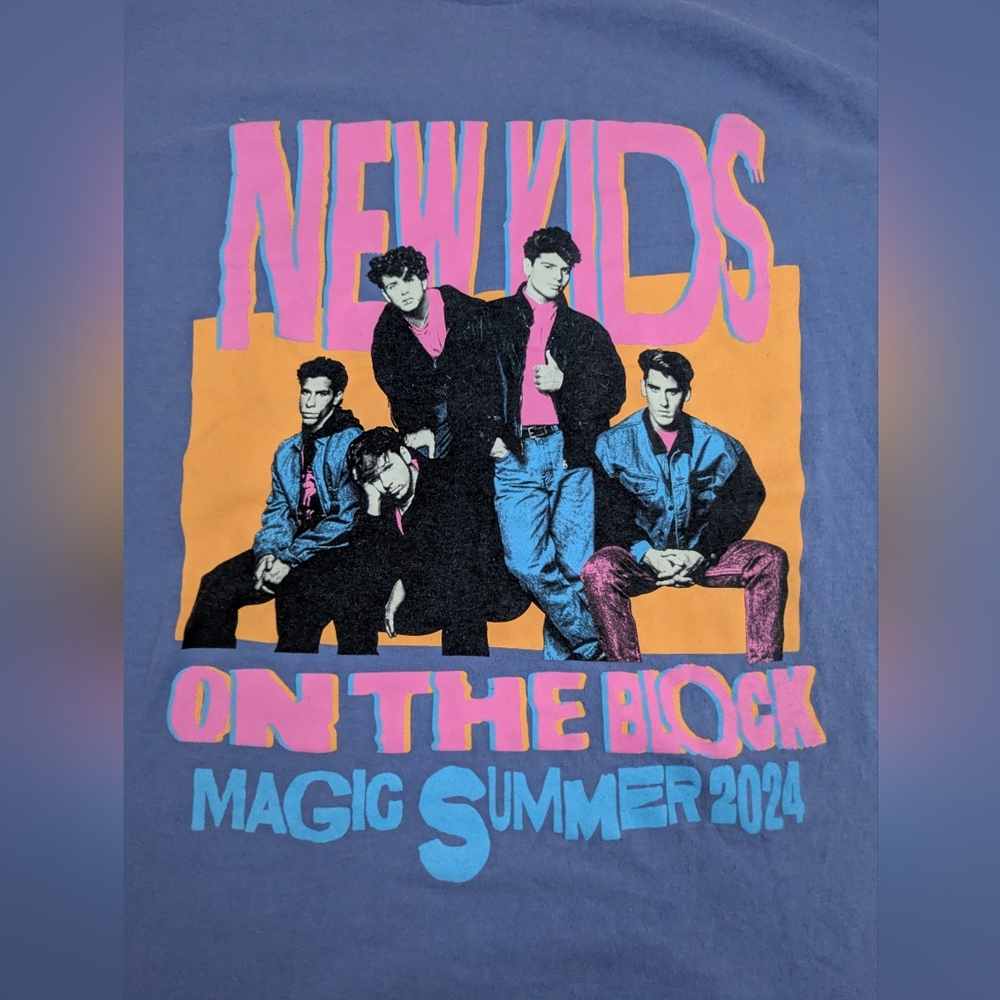 NKOTB 2024 Magic Summer Tour Purple Concert Tee With 80s Neon Colors Large - Picture 3 of 7